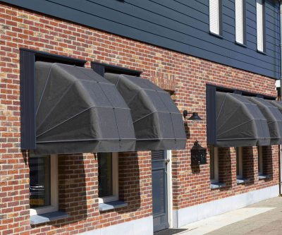 Markiezen_voorkant_woning_Dodrecht